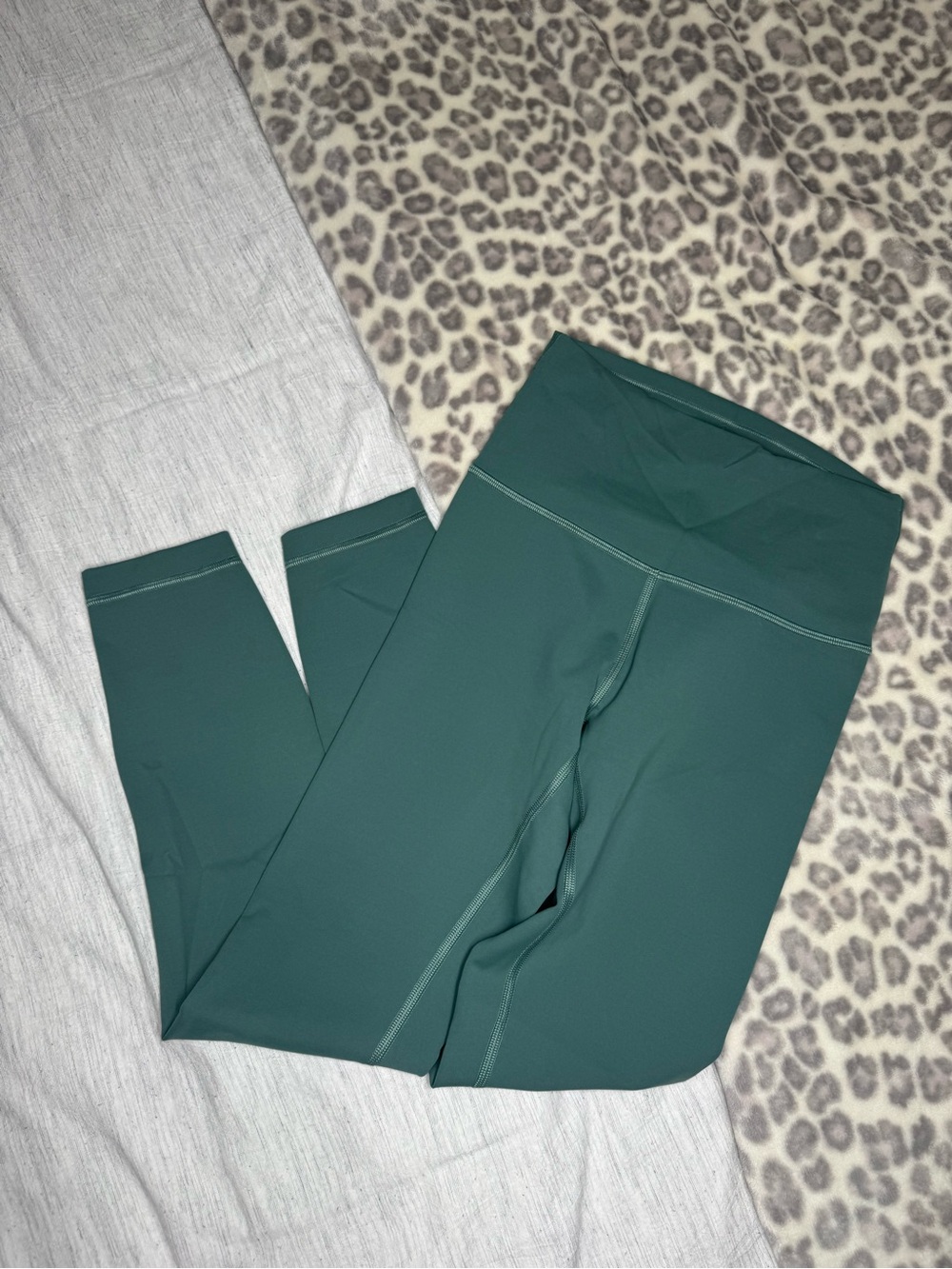 Lululemon Wunder Train HR Tight 25" W5CQDS - Soulcycle Size 4